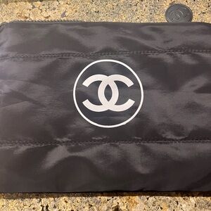NWT GWP CHANEL Black Padded Make up Pouch or Cosmetic Bag with Iconic Logo.
